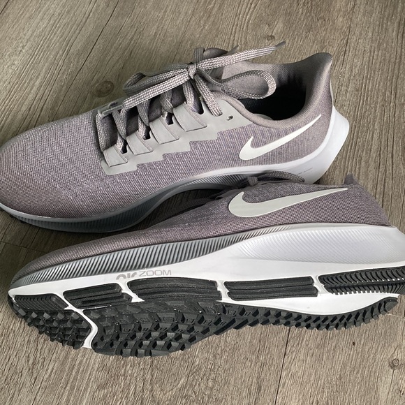 NWOT Rare Women’s Nike Air Zoom Pegasus 37 Running Shoes - Picture 3 of 16